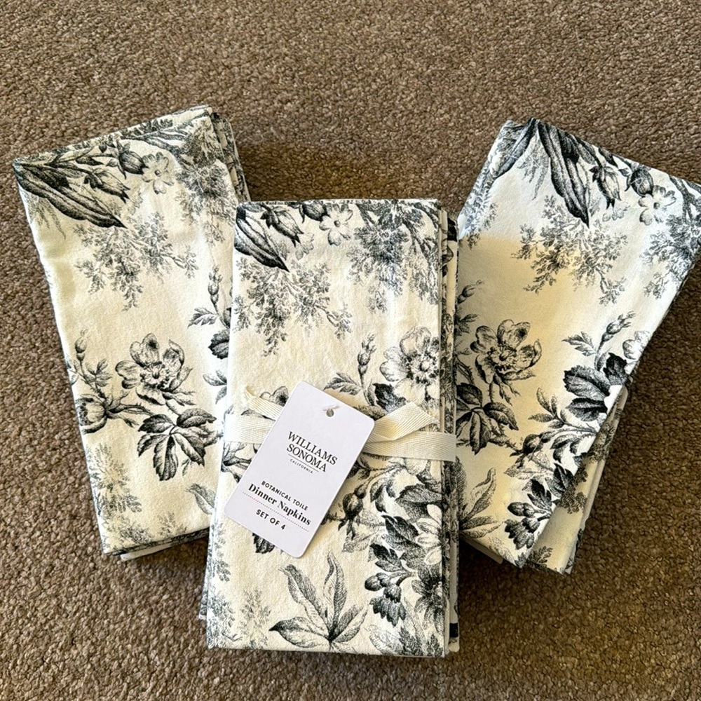 WILLIAMS SONOMA Botanical Toile 12 dinner napkins